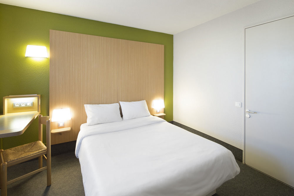 B&B Hotel Valenciennes Marly Marly  Eksteriør bilde